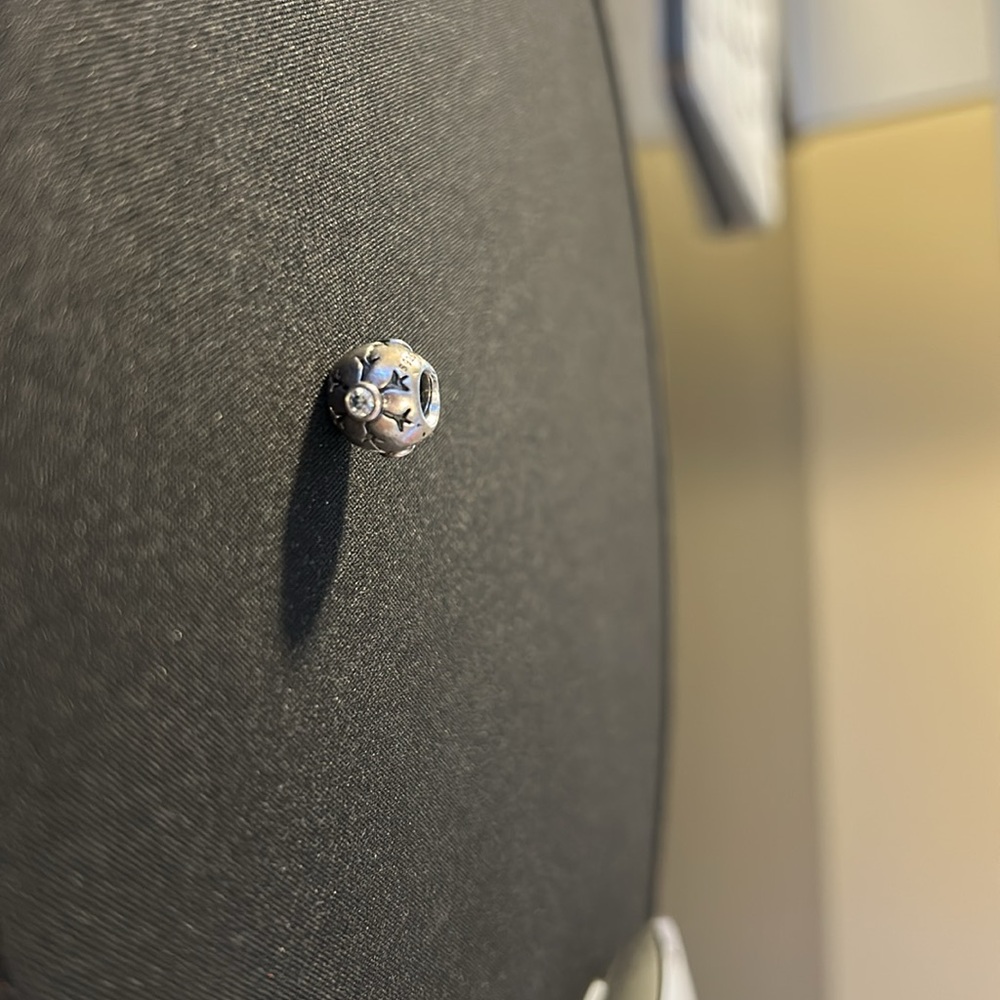Pandora Snowflake Charm - Picture 4 of 4